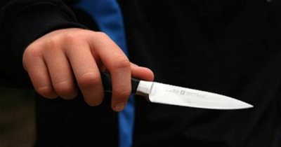 Изрод се опита да заколи баща си в Смолянско