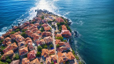Жена е спасена от удавяне в морето край Созопол