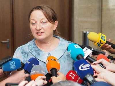 Деница Сачева: Румен Радев играе със страховете на хората за лична полза 