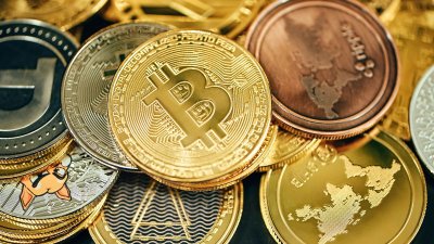 Цената на биткойна отново е близо до абсолютен рекорд