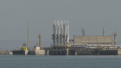 Кораб под флага на Либерия заседна в пристанище Бургас