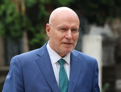 Управителят на БНБ Димитър Радев очаква България да запази политическата