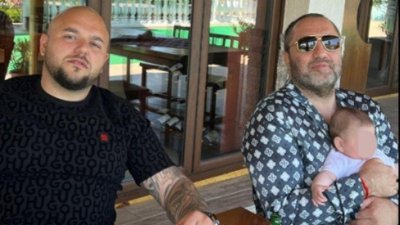 Митьо Очите показа внучката Антигона
