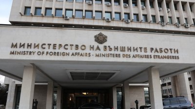 МВнР: Консулската ни служба в Тел Авив ще обработва само спешни случаи