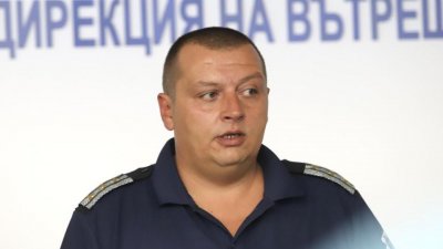 Зам.-министърът на вътрешните работи Тони Тодоров обяснява защо полицаите бият