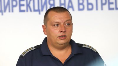 Заместник на Даниел Митов: Полицаите млатят заради адреналина