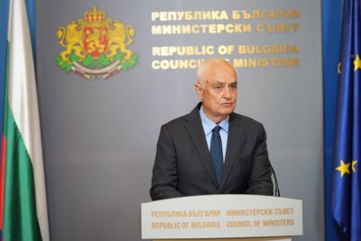 Военният министър каза дали има опасност от радиация в България заради ударите срещу Иран
