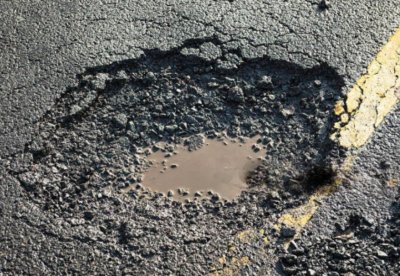 Скандална поправка в АПИ гарантира опасни пътища