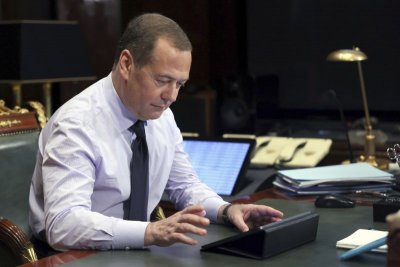 Медведев: Тръмп няма да вземе Нобелова за мир - започна нова война 