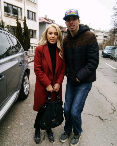 21 години след “Губя те бавно”: Гергана между археологията и касата на Била