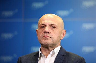Томислав Дончев към Радев: Инвестицията в страховете на хората не е добра политика