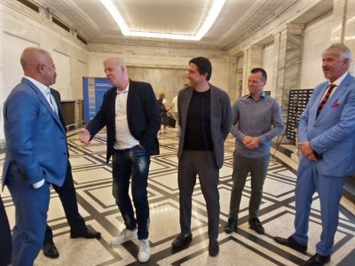 Наско Сираков обеща на Киселова фланелка на Левски