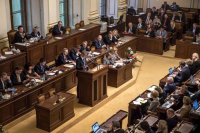 Вотът на недоверие не събори правителството на Чехия 