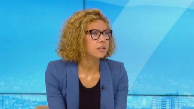 СМЯХ В ЗАЛАТА: Блондинка от ДБ кара Митов да дърпа ушите на Зукърбърг