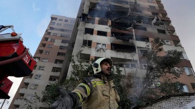 И тази нощ продължи размяната на удари между Иран и Израел