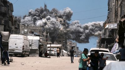 Израелски огън уби 30 палестинци в Газа