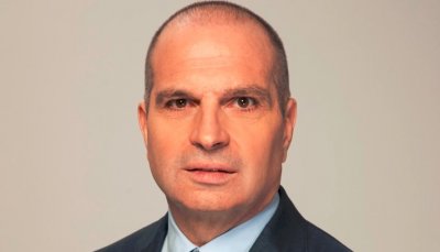 Караджов действа с размах: Отнема лиценза на наземния оператор на летището