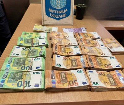 Недекларирана валута за близо 400 000 лева откриха на "Капитан Андреево"