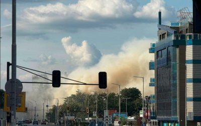 Огромен пожар пламна до завод "Витоша" (ВИДЕО)