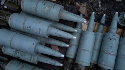Пожар и взривове в руски военен обект