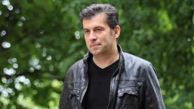 Политолог: Край на "Промяната" след оставката на Кирил Петков