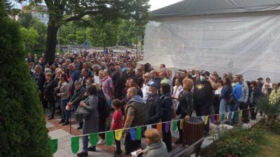 Как се живее без вода: Жена покани депутат за месец в дома ѝ в Самораново