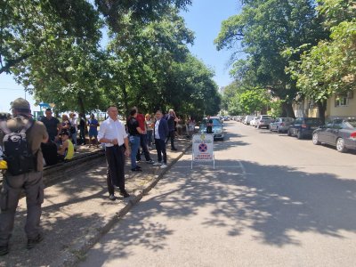 Протест във Видин след побоя над момче (СНИМКИ)