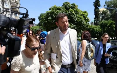 МЪЛНИЯ: Зам.-кметът Никола Барбутов остава в пандиза, ще го разпитват