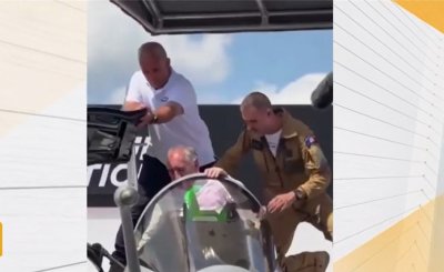 Френският премиер се заклещи в изтребител