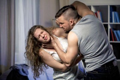 Мъж нападна съпругата си в Софийско след употреба на алкохол