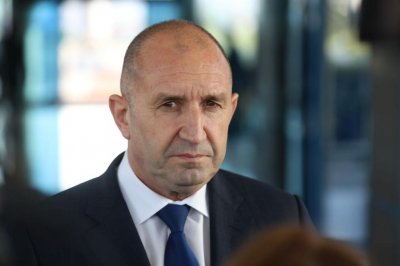 Радев за трусовете в ПП: Какво става с източените пари за "Хемус" и милионите за свлачища и язовири?