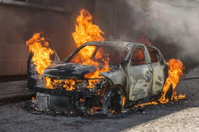 Разследват палеж на автомобил, извършен от непълнолетни в Благоевград