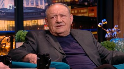 СТАРОСТ-НЕРАДОСТ: Легендата Антон Радичев посреща ЧРД в болница