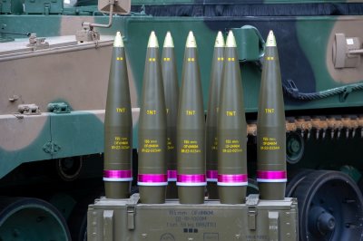 Полша инвестира ударно в производството на боеприпаси