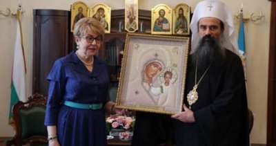 Депутатка: Прокуратурата проверява църквата за шпионаж