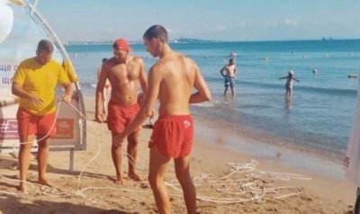 До 2500 лева стигат заплатите на спасители на плажа във Варна