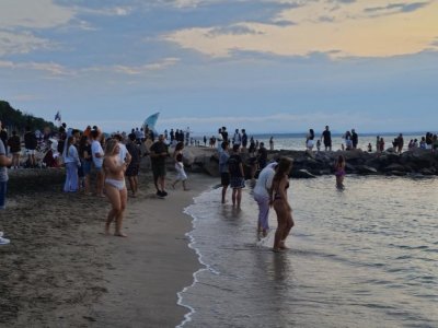 1-и юли: Над 10 000 души посрещнаха Джулай морнинг в Бургас (СНИМКИ И ВИДЕО)