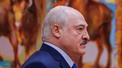 Лукашенко помилва още 16 политически затворници