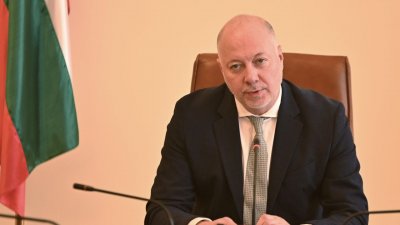 ИЗВЪНРЕДНО: Желязков строи КАТ, без отпуски през лятото