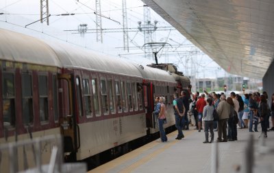 Държавата пое дълговете на БДЖ