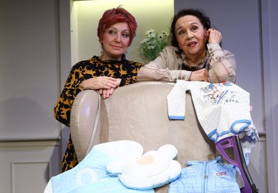 Мария Стефанова и Вяра Табакова сключват "Облог" в Народния театър