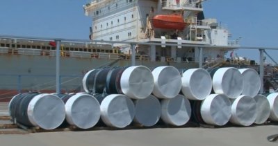 Пристигна вторият кораб с тръби за изграждането на новия газов коридор