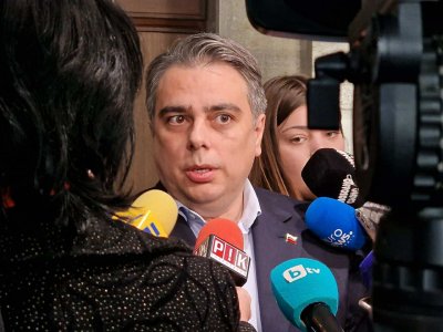 Асен Василев: Протестите във Варна ще продължат