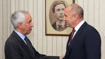 Президентът благодари на Катар за освобождаването на екипажа на Galaxy Leader