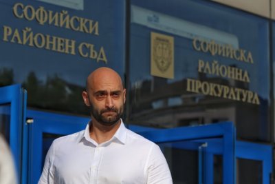 Постоянен арест за тримата младежи, нападнали минувачи в центъра на София