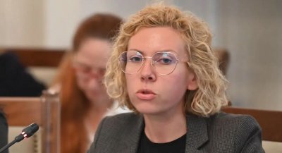 Тормоз и заплахи към депутатката от Продължаваме промяната Демократична