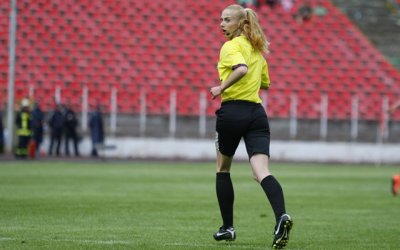 Гутева с 3-и наряд от европейското за жени