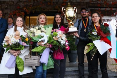 Победи за Антоанета Стефанова и Нургюл Салимова на старта на Световната купа 