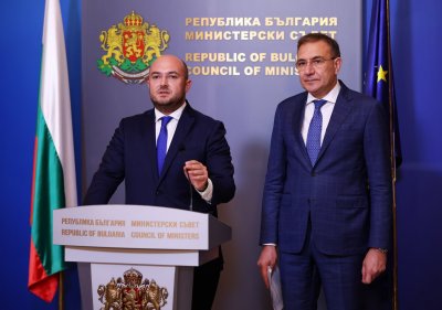 Извеждат 25 души от дом за възрастни хора в Бургас 