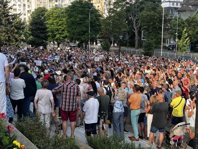Стотици протестират  срещу ареста на кмета във Варна